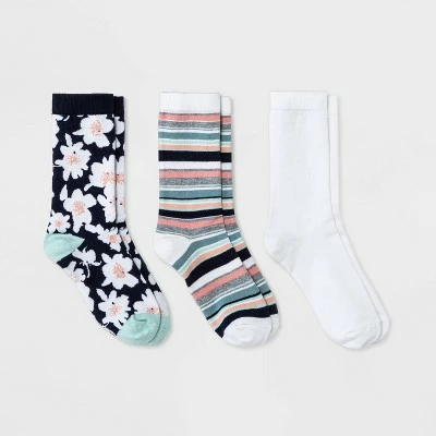Women's Floral 3pk Crew Socks - A New Day™ Navy/Ivory 4-10 4 Women's Floral 3pk Crew Socks - A New Day™ Navy/Ivory 4-10 - Image 2